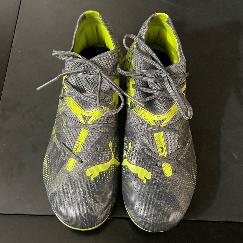 EUC PUMA Future 7 Match Rush FG/AG boys Size 1 Gray Soccer Cleats